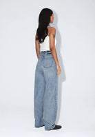2230101M01_DrDenim_DonnaHighRelaxed_driftLightUsed_Main_W2_1