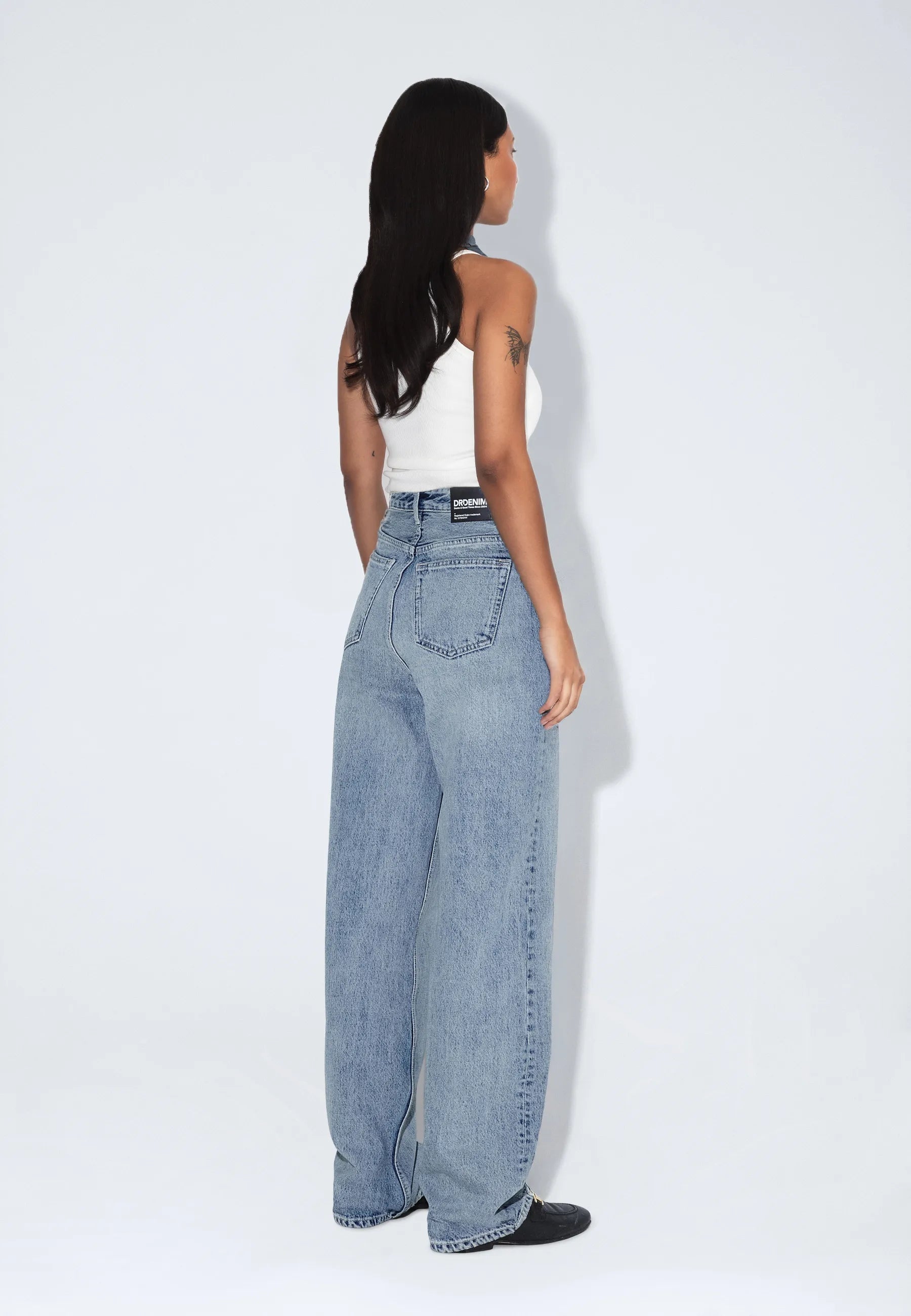 2230101M01_DrDenim_DonnaHighRelaxed_driftLightUsed_Main_W2_1