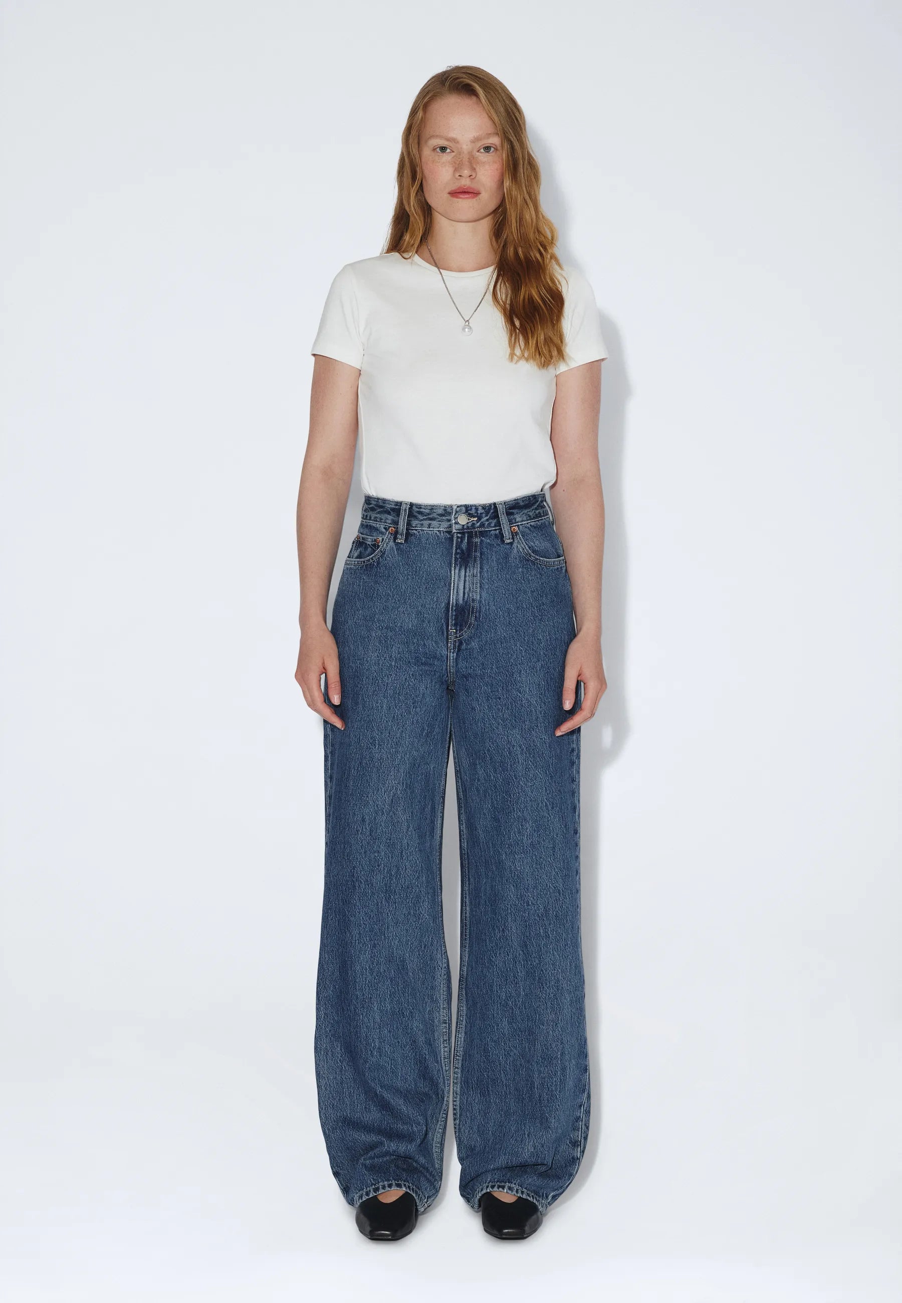 2230101M07_DrDenim_DonnaHighRelaxed_DriftMidRetro_main_W1_1