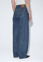 2230101M07_DrDenim_DonnaHighRelaxed_DriftMidRetro_main_W4_1