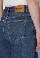 2230101M07_DrDenim_DonnaHighRelaxed_DriftMidRetro_main_W5_2