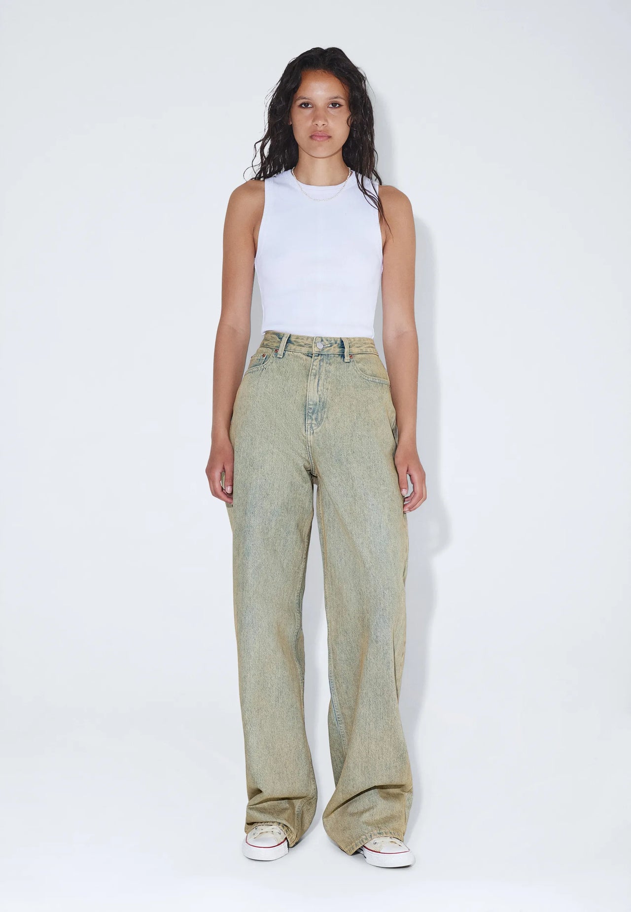 2230101M10_DrDenim_DonnaHighRelaxed_StreamDesert_Main_W1_1