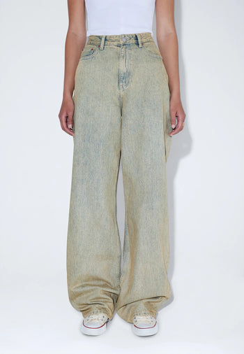 2230101M10_DrDenim_DonnaHighRelaxed_StreamDesert_Main_W3_1