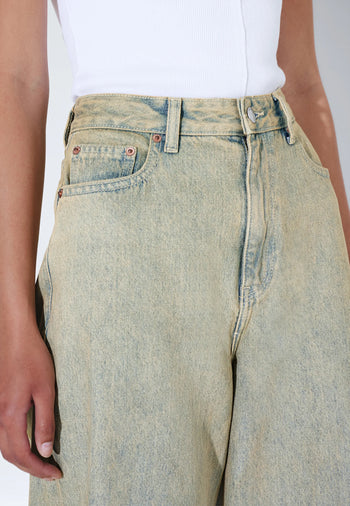 2230101M10_DrDenim_DonnaHighRelaxed_StreamDesert_Main_W5_1