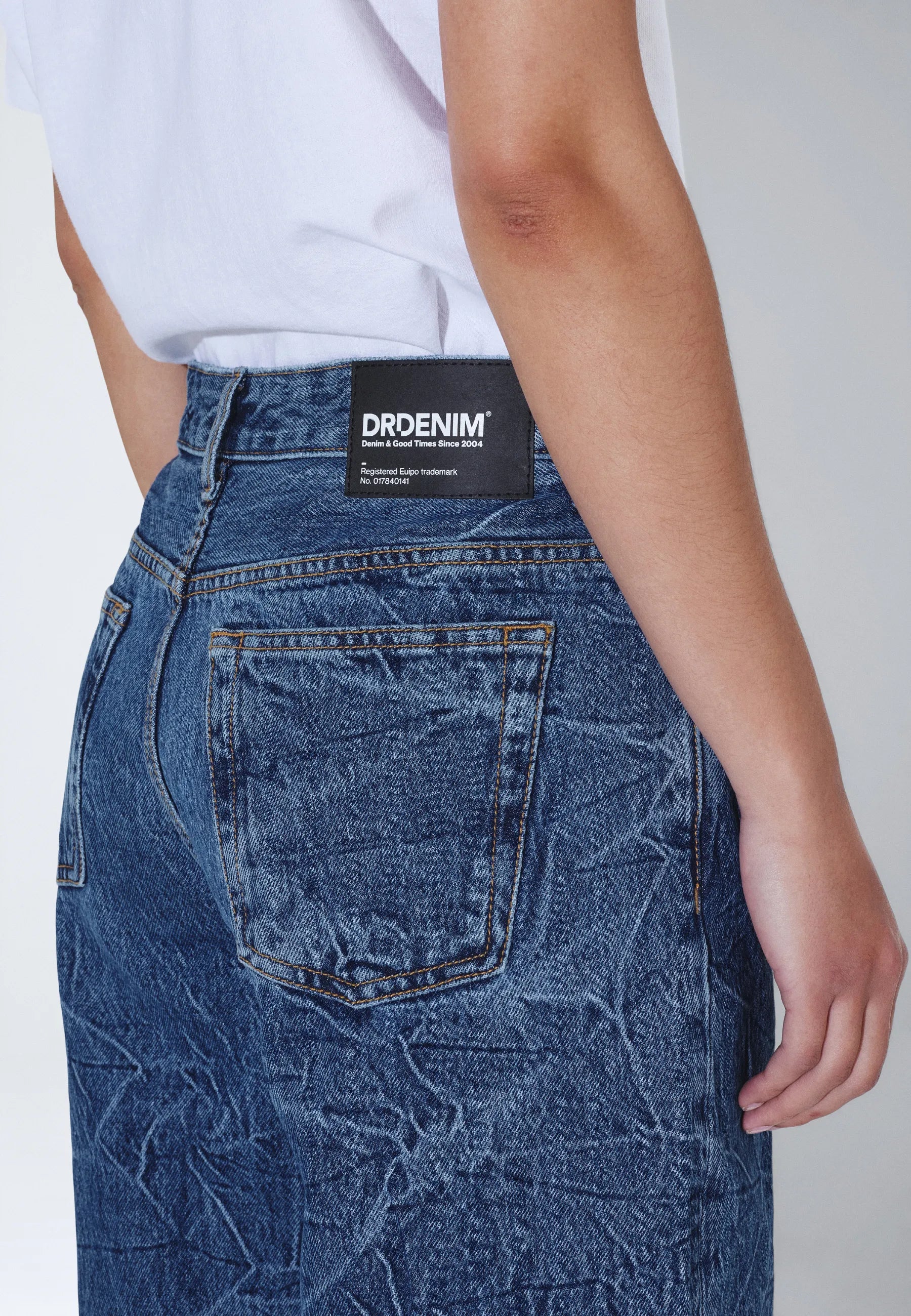 2310103067_DrDenim_HillLowRelaxed_HoneyFun_Main_W5_2