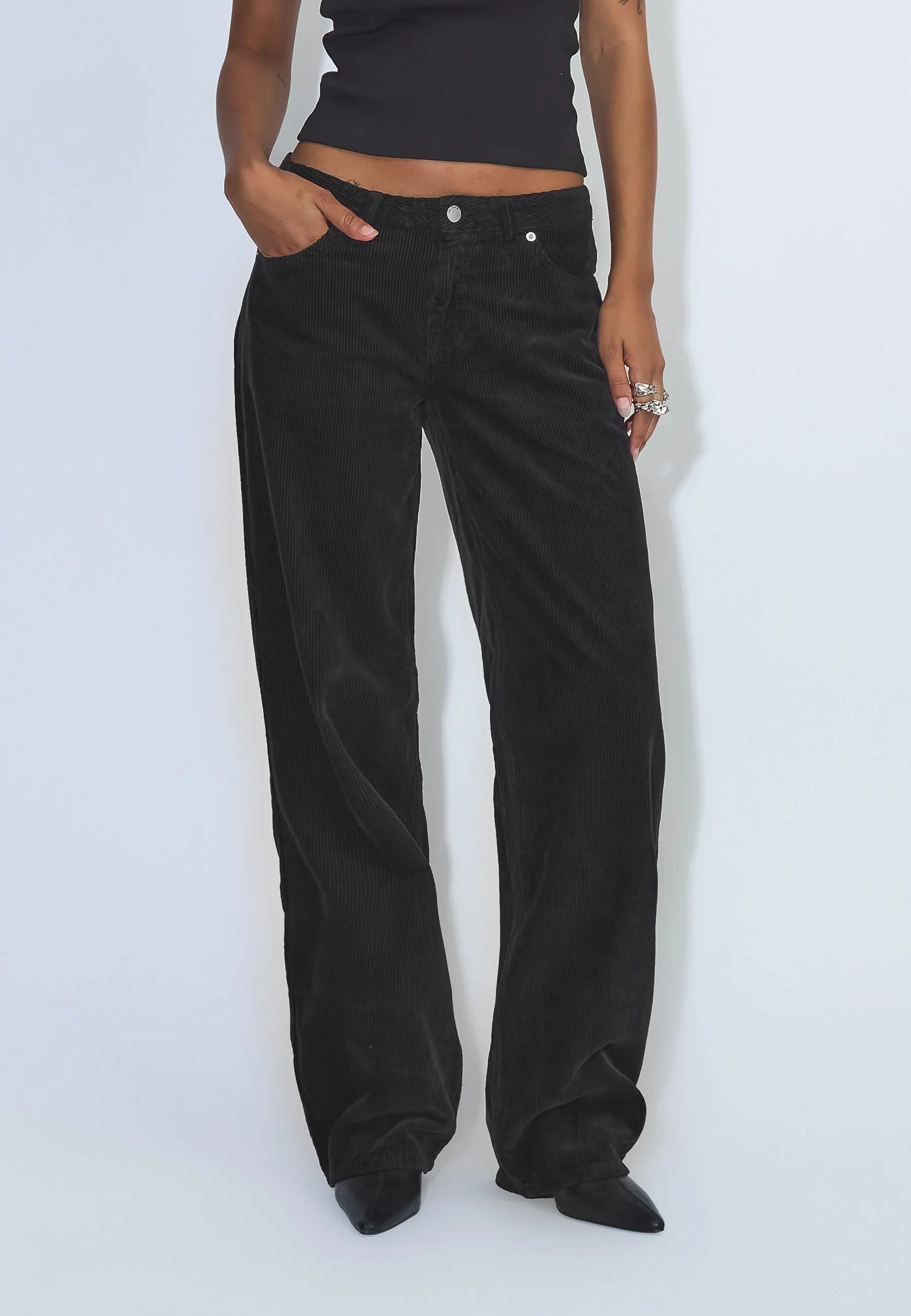 2310103102_DrDenim_HillLowRelaxed_BlackCord_Main_W3_1