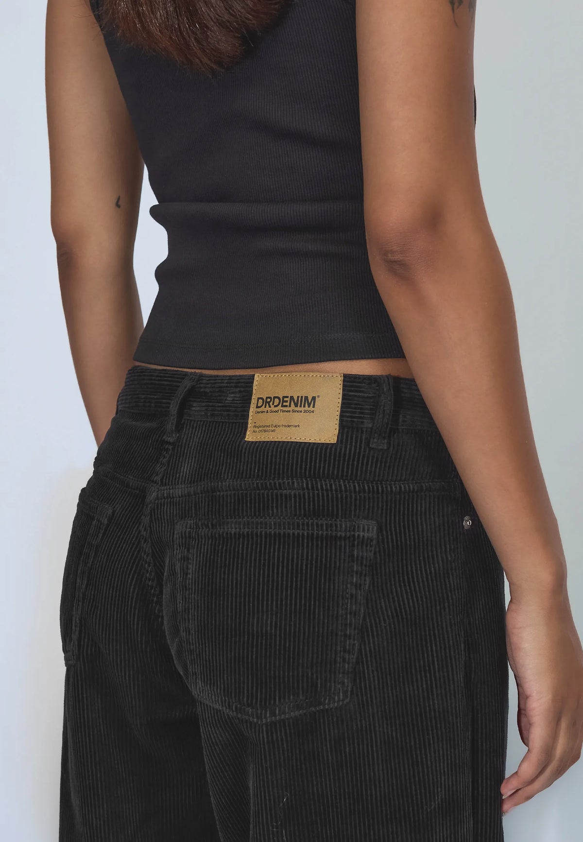 2310103102_DrDenim_HillLowRelaxed_BlackCord_Main_W5_2