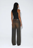 2310103BM4_DrDenim_HillLowRelaxed_StreamDarkGolden_main_W2_1