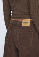 2310103BY2_DrDenim_HillLowRelaxed_DarkBrownCord_Main_W5_2