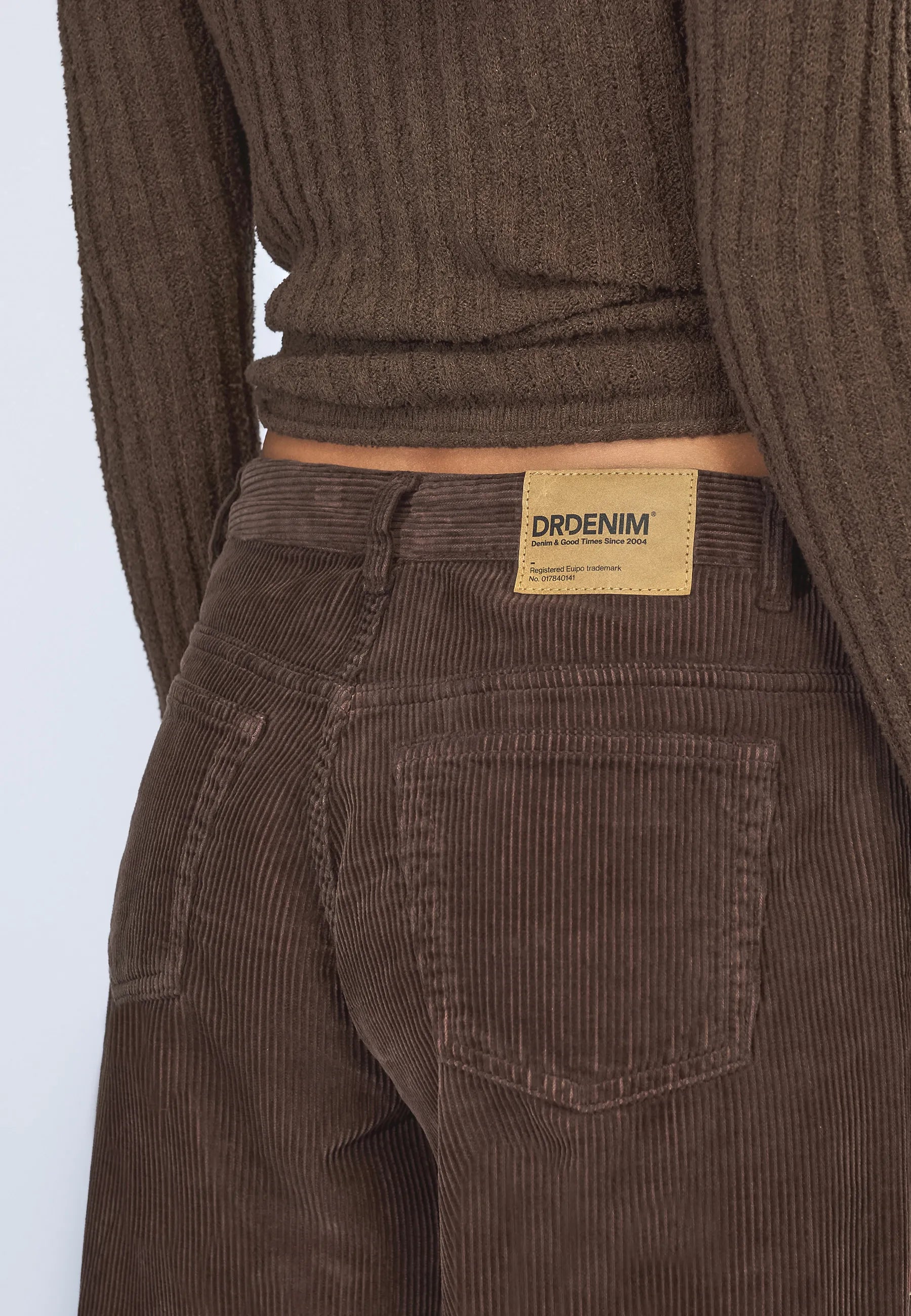 2310103BY2_DrDenim_HillLowRelaxed_DarkBrownCord_Main_W5_2