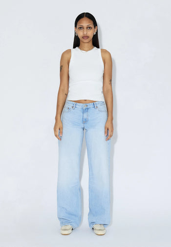 2310103L03_DrDenim_HillLowRelaxed_StreamLightFade_Main_W1_1