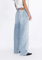 2310103L03_DrDenim_HillLowRelaxed_StreamLightFade_Main_W4_1