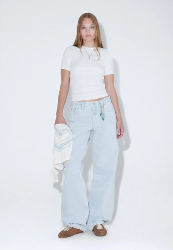 2310103L08_DrDenim_HillLowRelaxed_StreamSuperlightRetroContrast_Main_W1_2