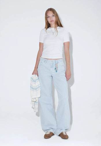 2310103L08_DrDenim_HillLowRelaxed_StreamSuperlightRetroContrast_Main_W1_3