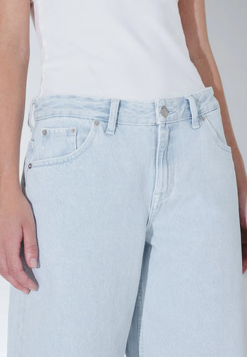 2310103L08_DrDenim_HillLowRelaxed_StreamSuperlightRetroContrast_Main_W5_1