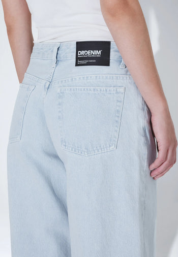 2310103L08_DrDenim_HillLowRelaxed_StreamSuperlightRetroContrast_Main_W5_2