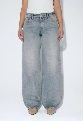 2310103M01_DrDenim_HillLowRelaxed_DriftLightUsed_main_W3_1