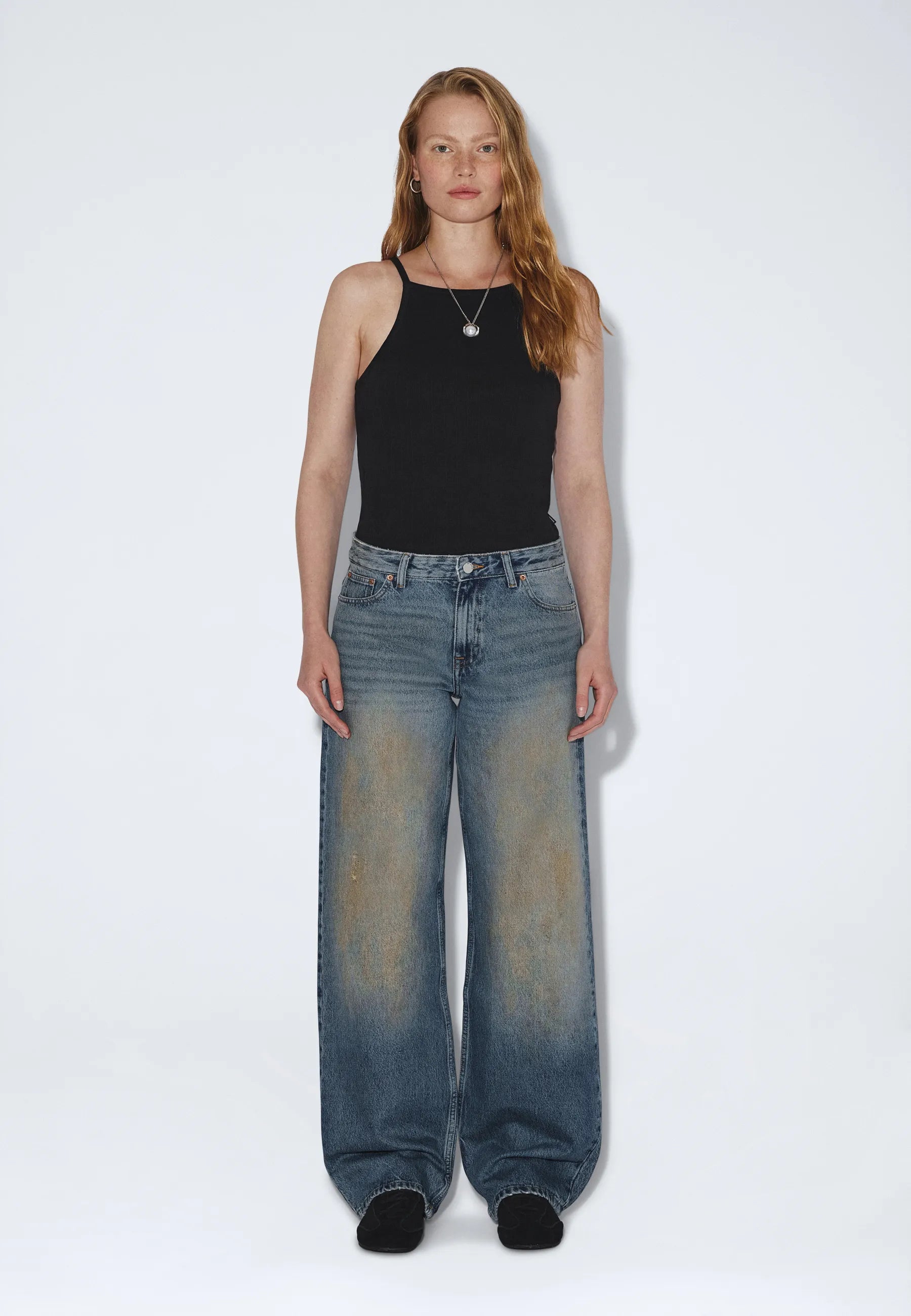2310103M14_DrDenim_HillLowRelaxed_StreamMidMudStains_main_W1_1