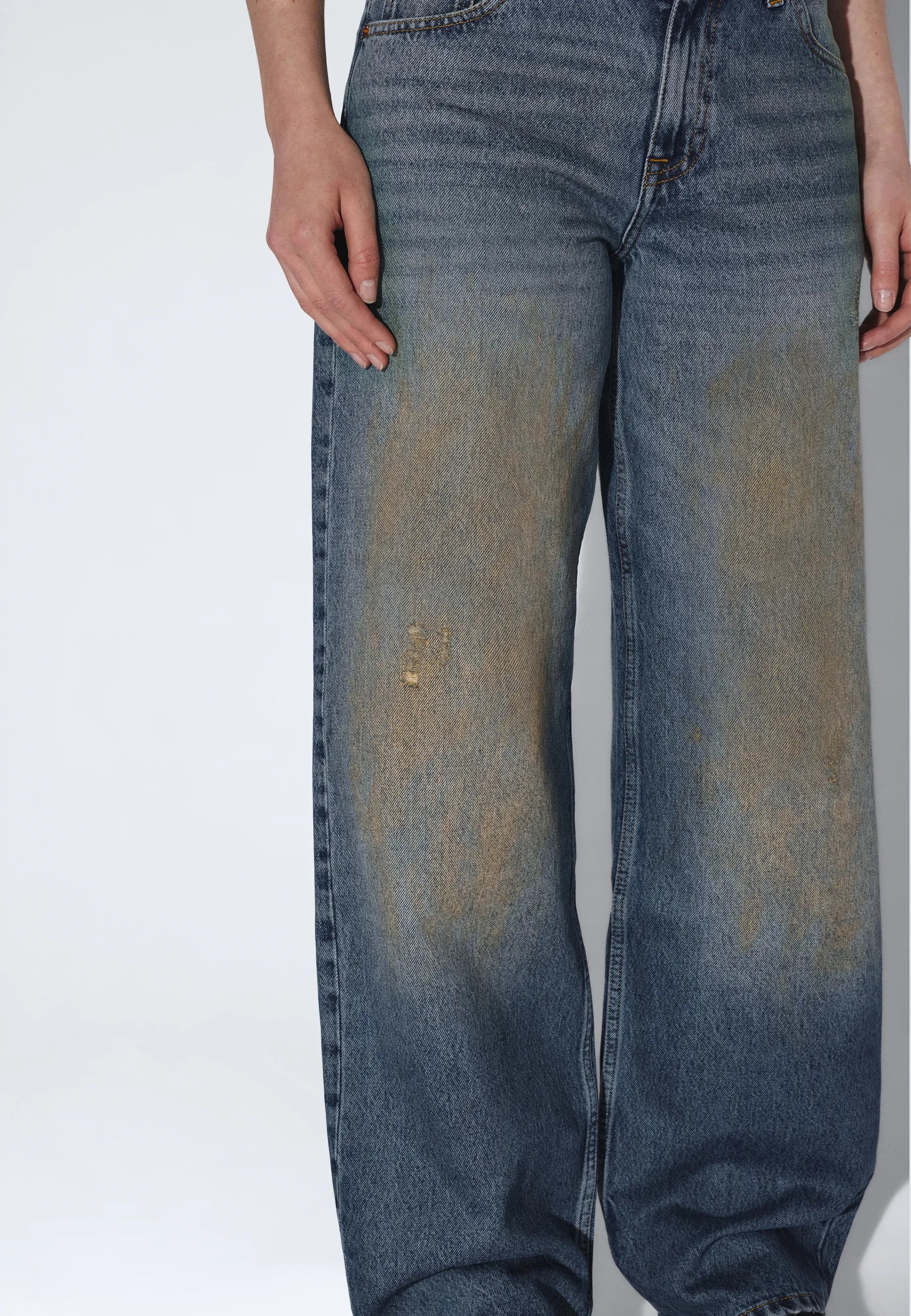 2310103M14_DrDenim_HillLowRelaxed_StreamMidMudStains_main_W5_3