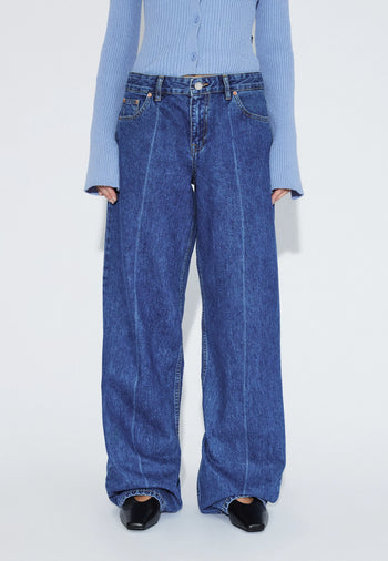 2310103V38_DrDenim_HillLowRelaxed_HazeMidRetroCrease_Main_W3_1