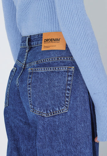 2310103V38_DrDenim_HillLowRelaxed_HazeMidRetroCrease_Main_W5_2