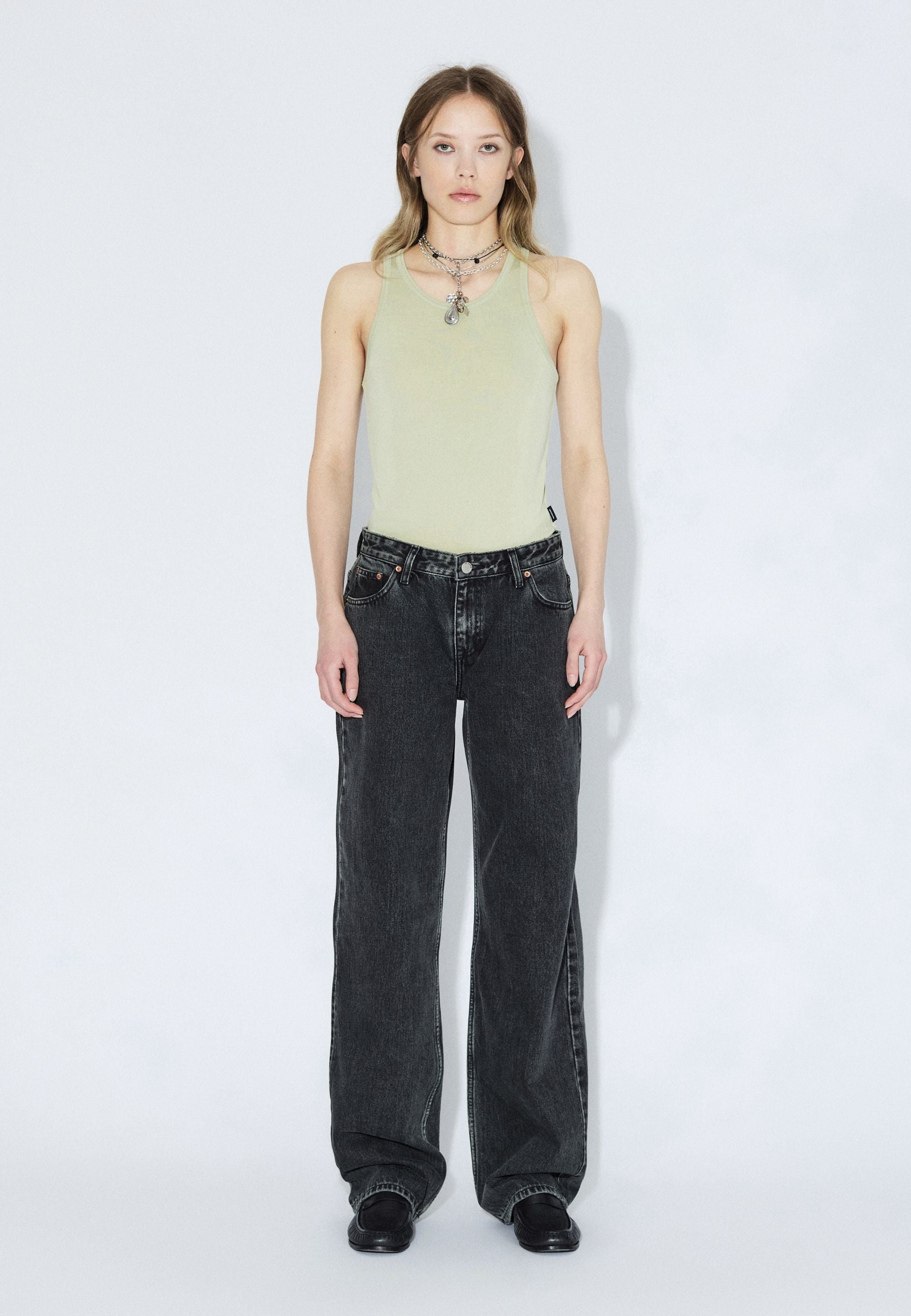 2310103V60_DrDenim_HillLowRelaxed_AgedBlack_Main_W1_2