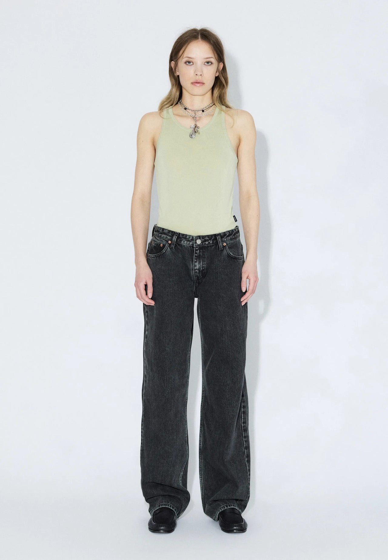 2310103V60_DrDenim_HillLowRelaxed_AgedBlack_Main_W1_2