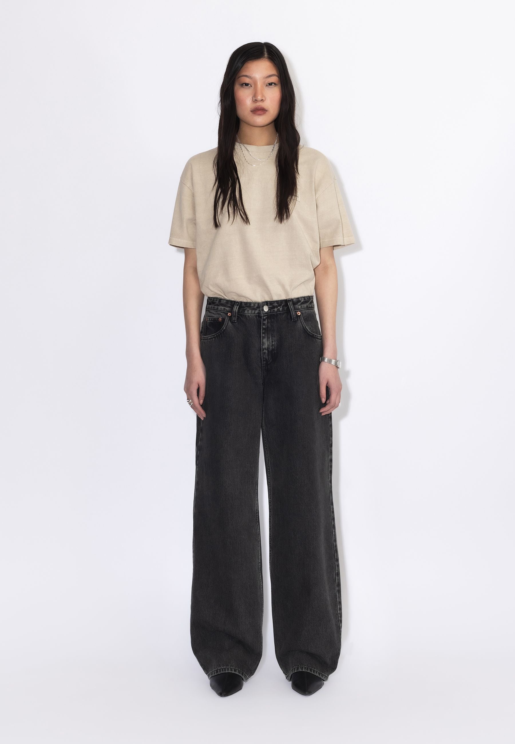 2310103V60_DrDenim_HillLowRelaxed_AgedBlack_Main_W1_4