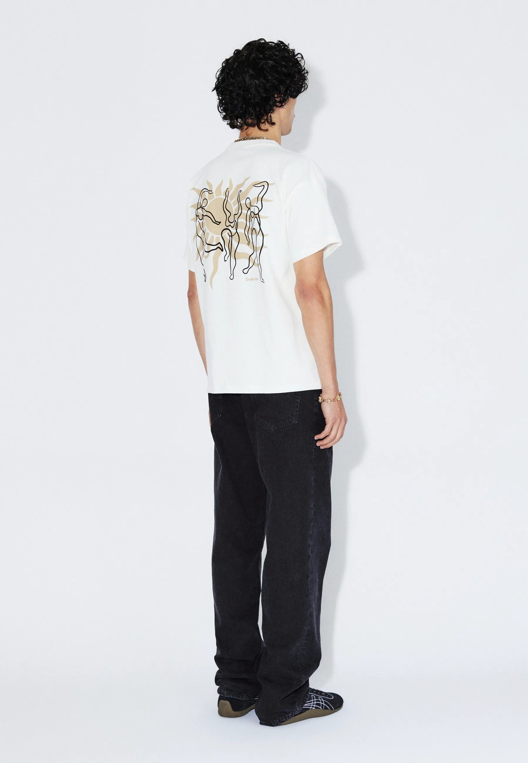 2411115BG3_DrDenim_TrooperTee_OffWhiteDance_Main_M2_1