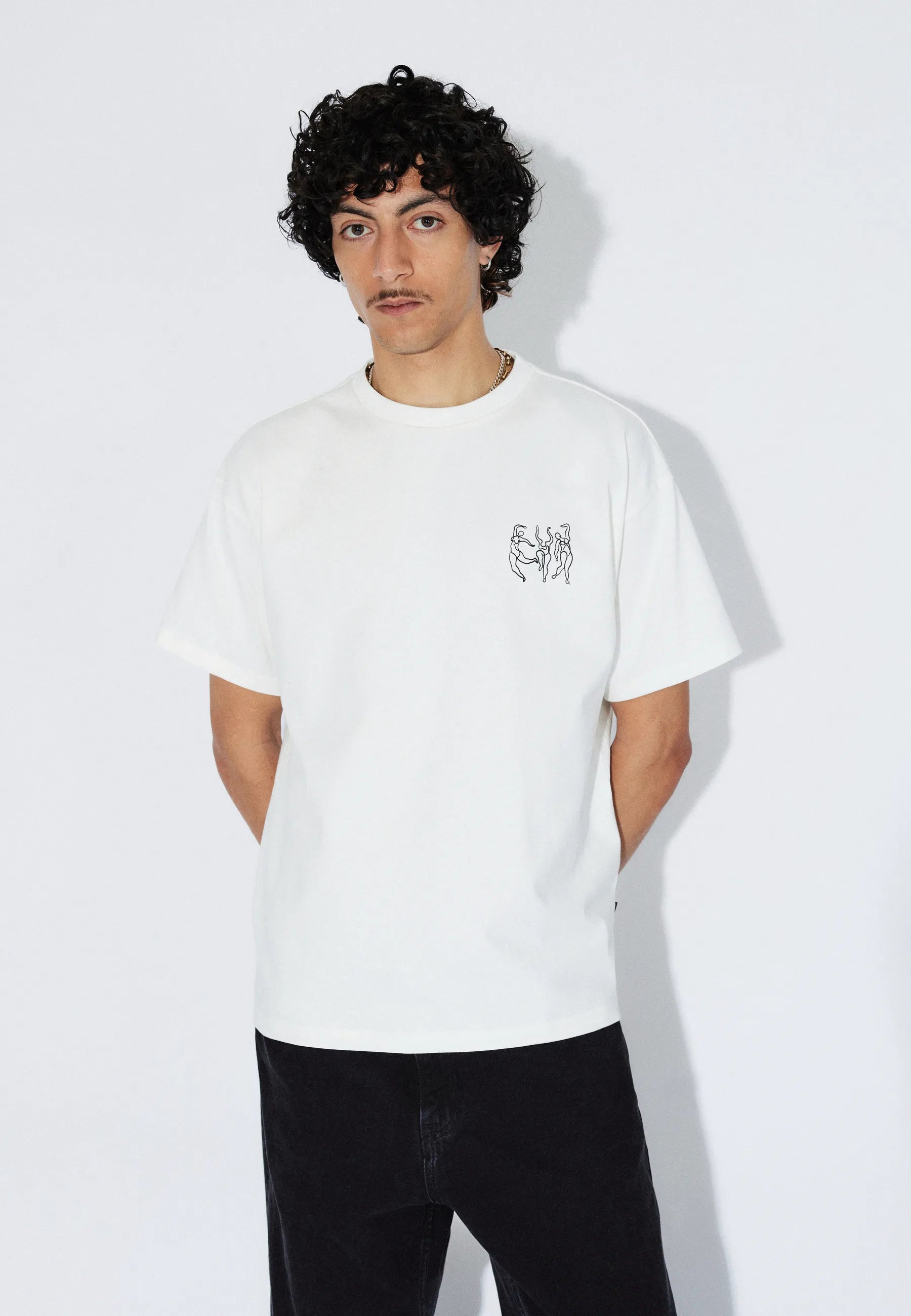 2411115BG3_DrDenim_TrooperTee_OffWhiteDance_Main_M3_2