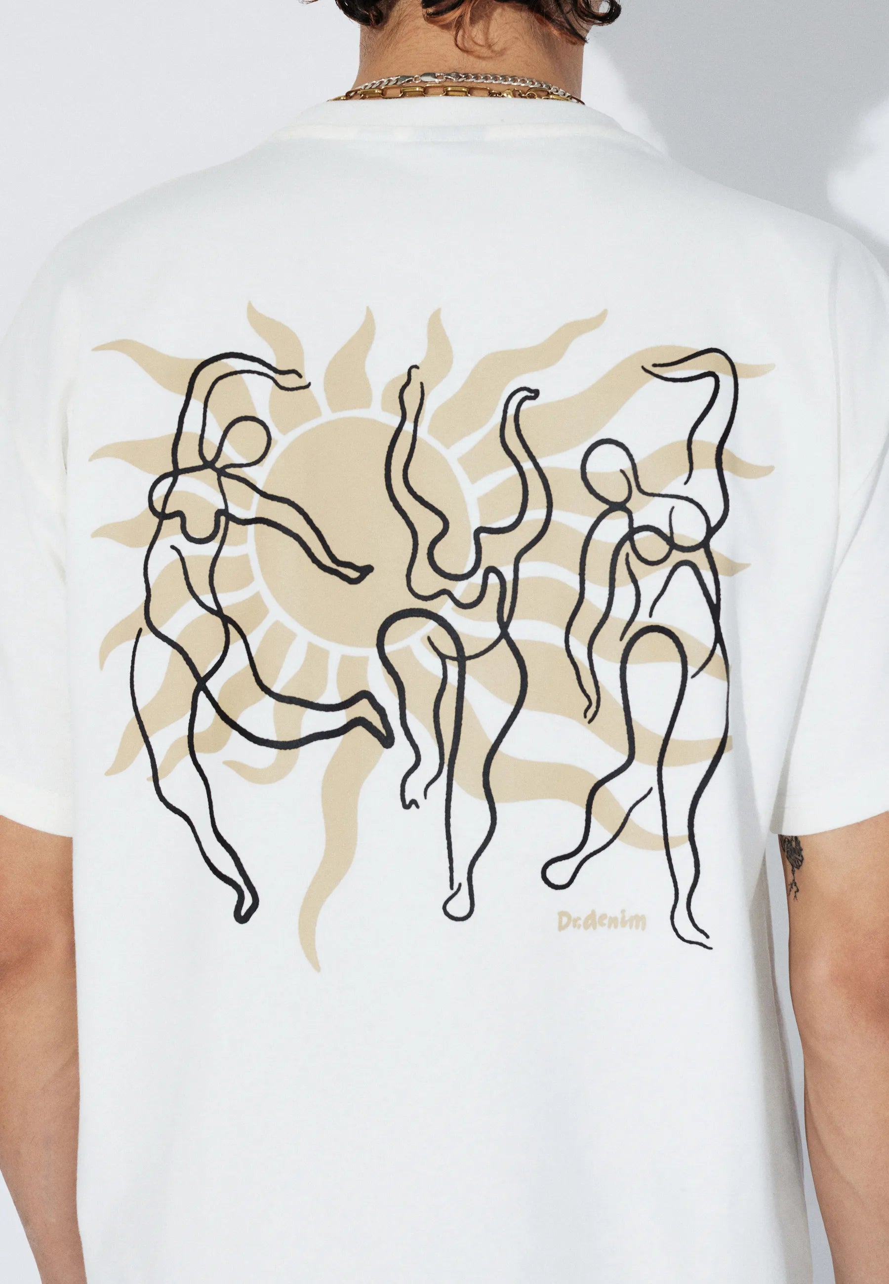 2411115BG3_DrDenim_TrooperTee_OffWhiteDance_Main_M5_2