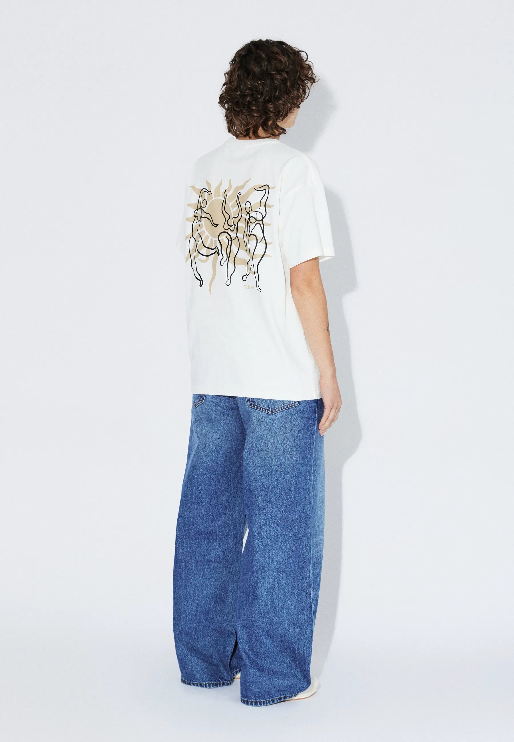 2411115BG3_DrDenim_TrooperTee_OffWhiteDance_Main_W2_2