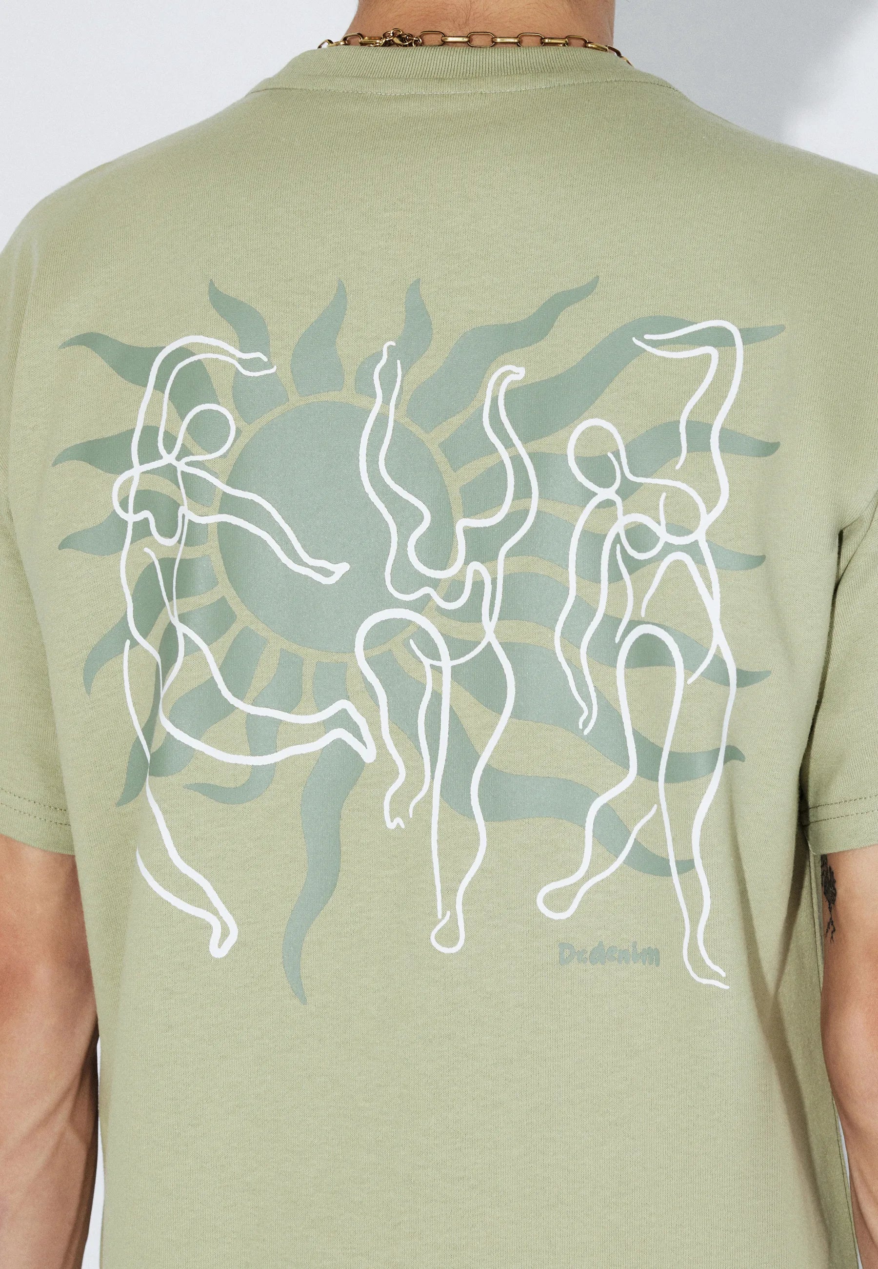 2411115BG6_DrDenim_TrooperTee_LTGreenDance_Main_M5_2