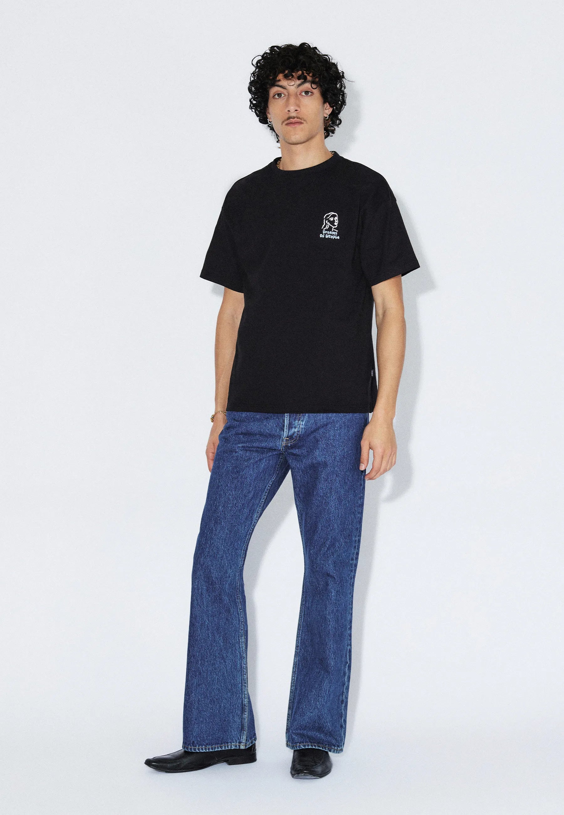 2411115BG7_DrDenim_TrooperTee_BlackDraw_Main_M1_3