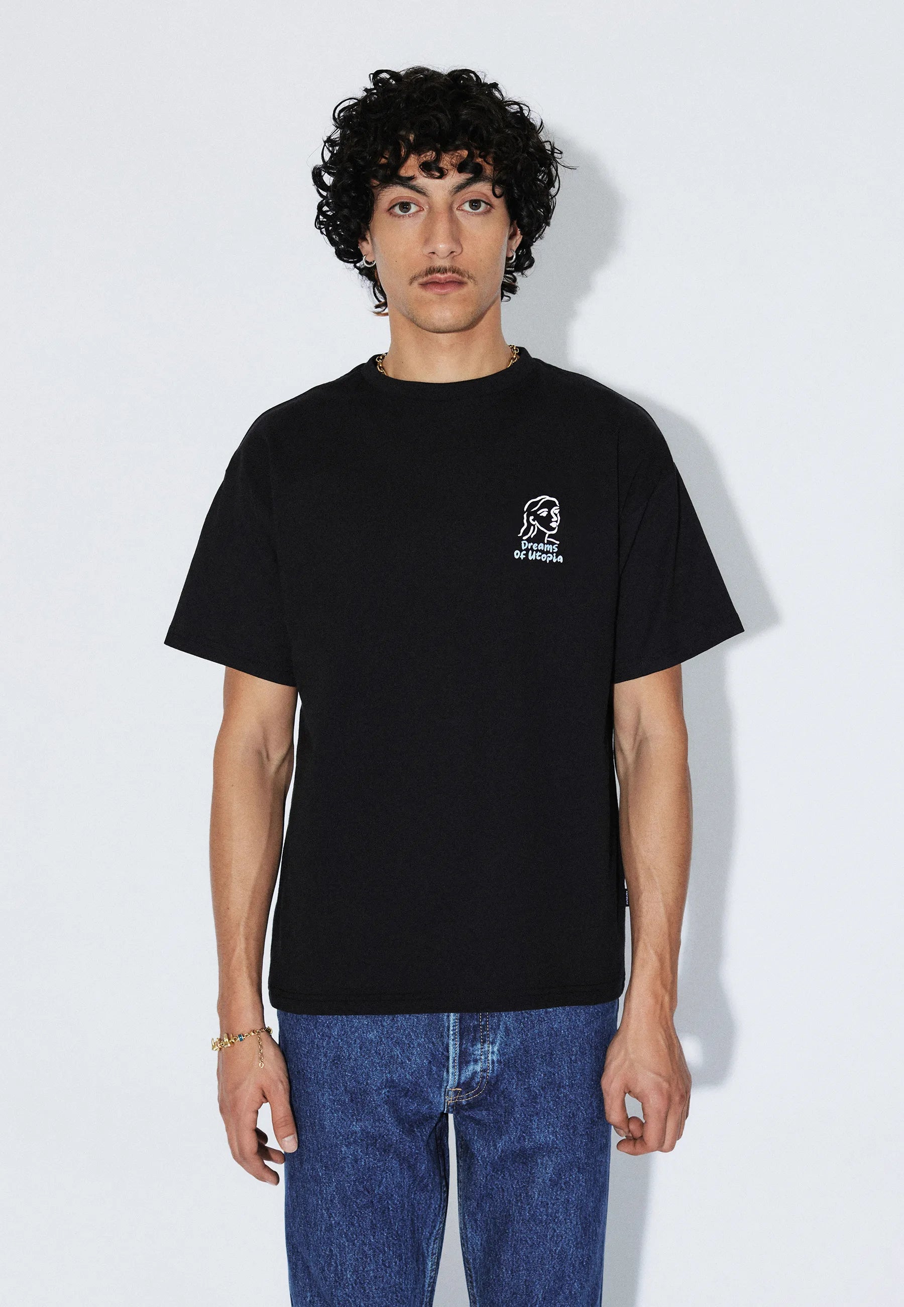 2411115BG7_DrDenim_TrooperTee_BlackDraw_Main_M3_1