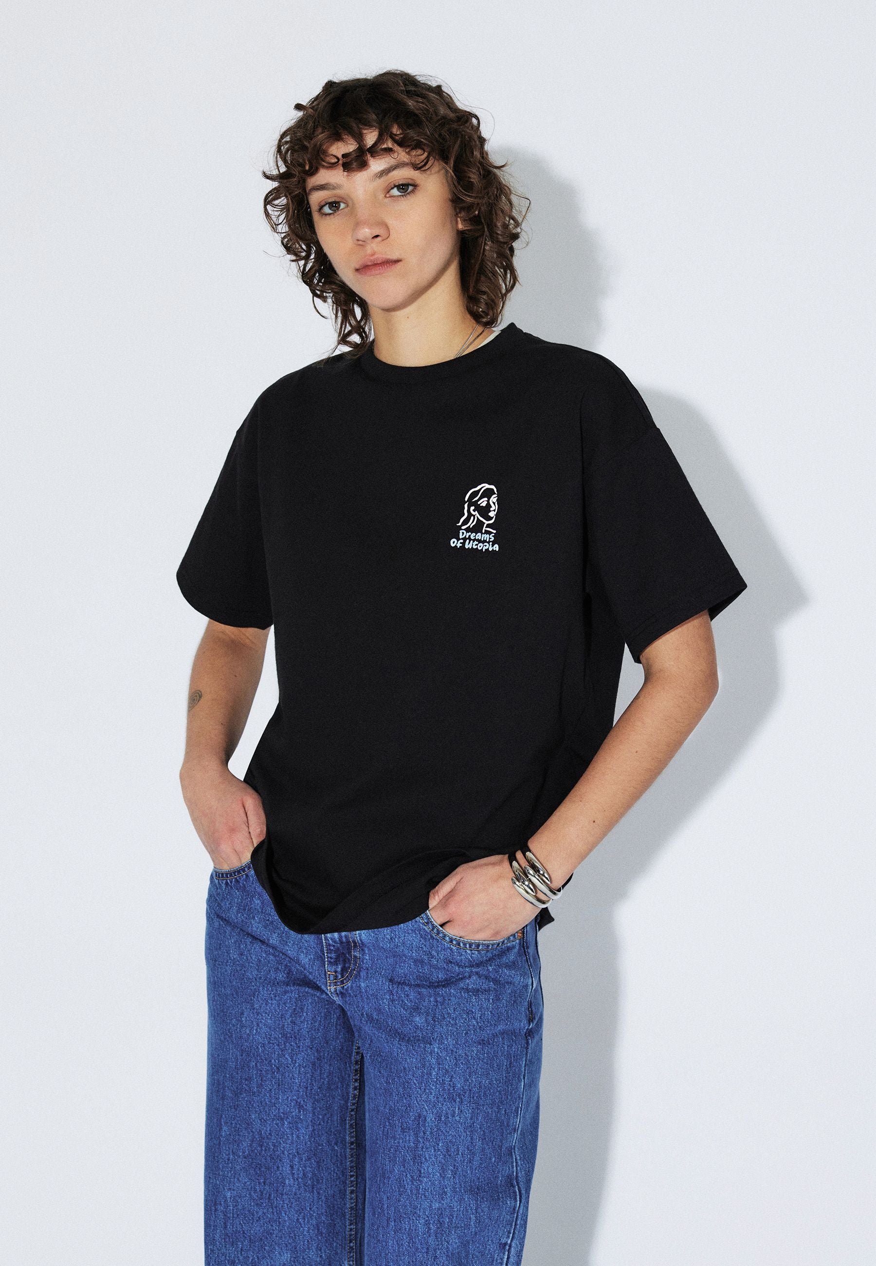 2411115BG7_DrDenim_TrooperTee_BlackDraw_Main_W3_2