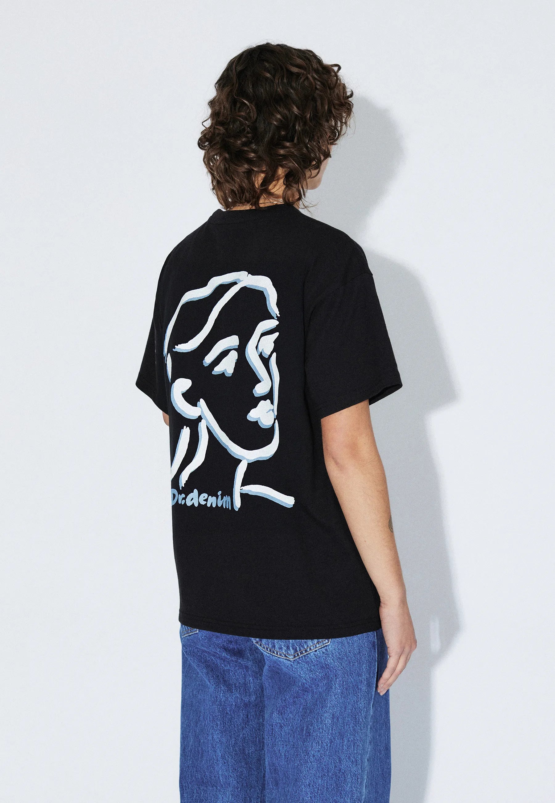 2411115BG7_DrDenim_TrooperTee_BlackDraw_Main_W4_1