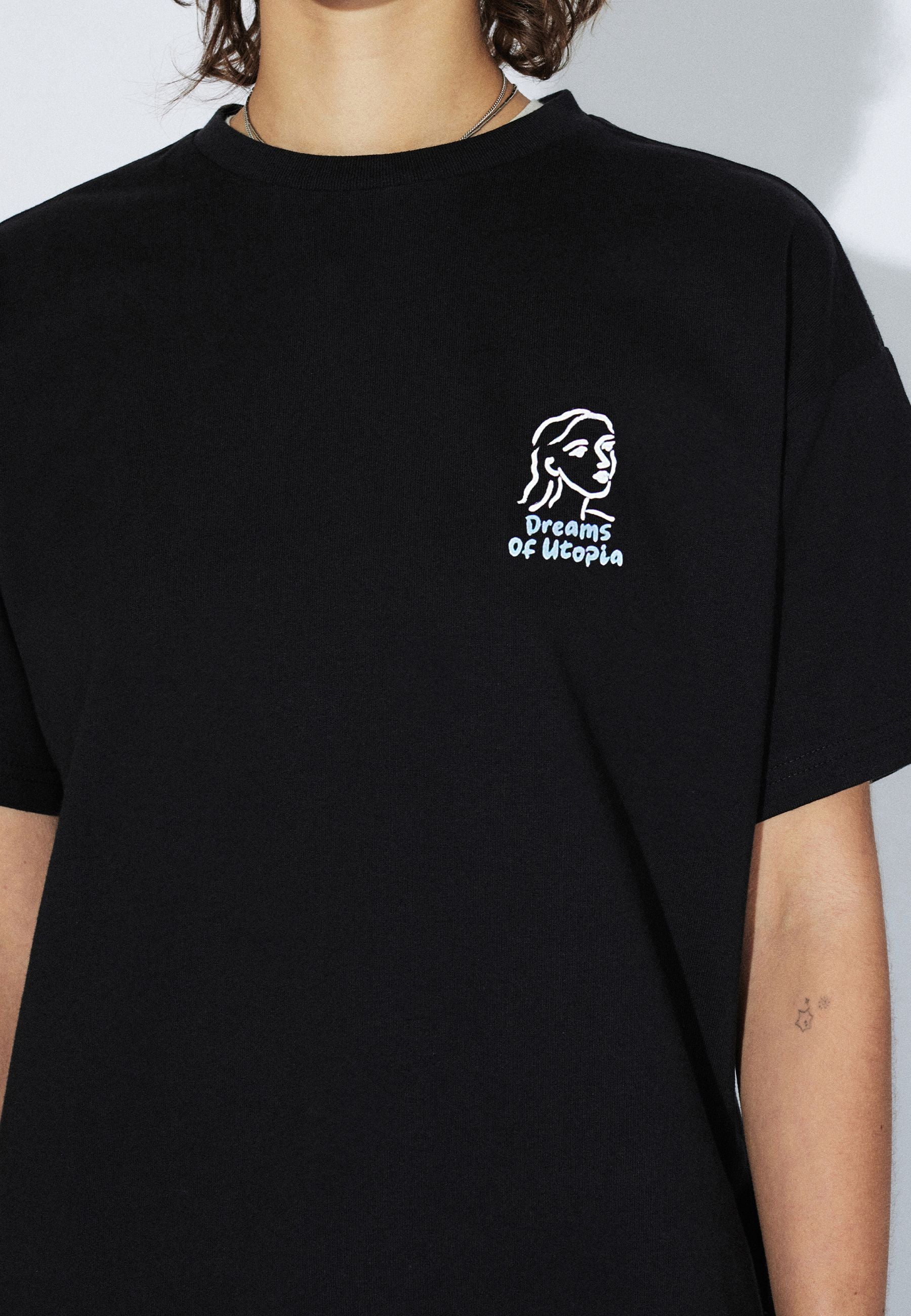 2411115BG7_DrDenim_TrooperTee_BlackDraw_Main_W5_1