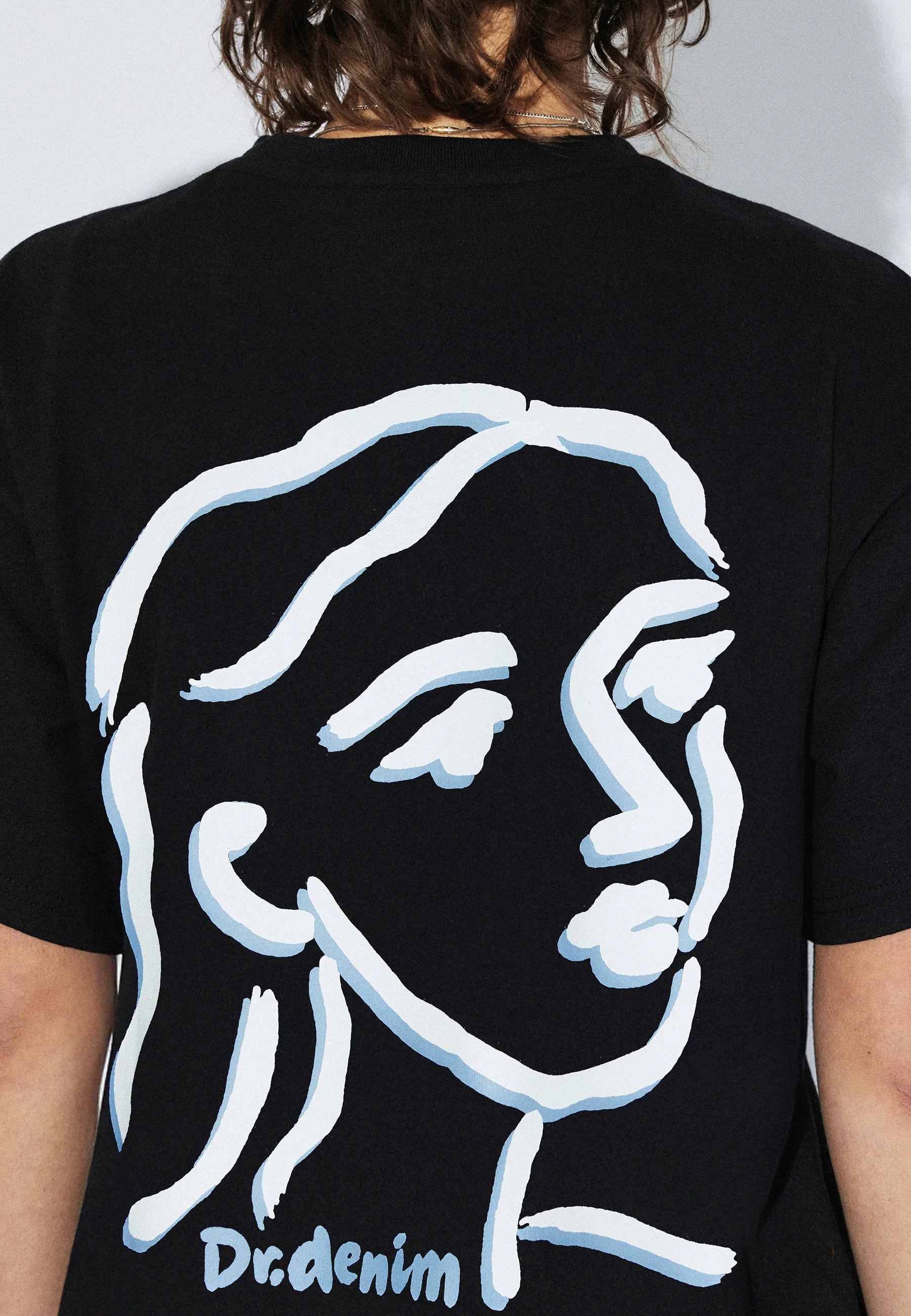 2411115BG7_DrDenim_TrooperTee_BlackDraw_Main_W5_2