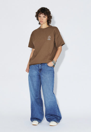 2411115BG8_DrDenim_TrooperTee_BrownDraw_Main_W1_2