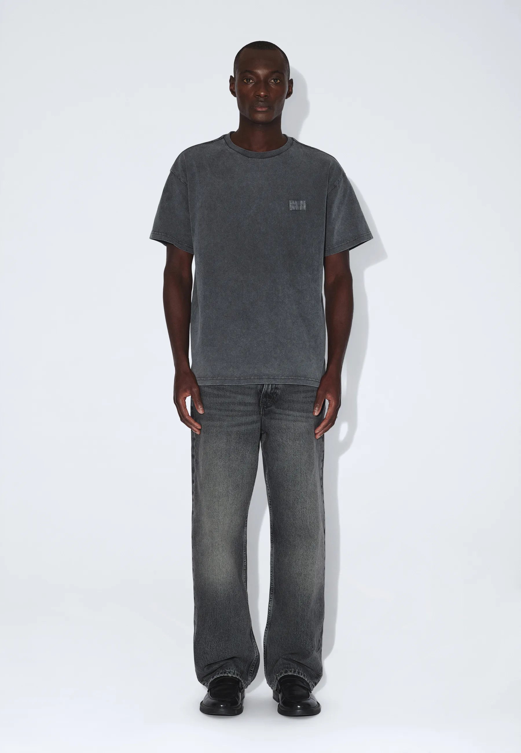2411115BP1_DrDenim_TrooperTee_GreyBlackoverdye_main_M1_1