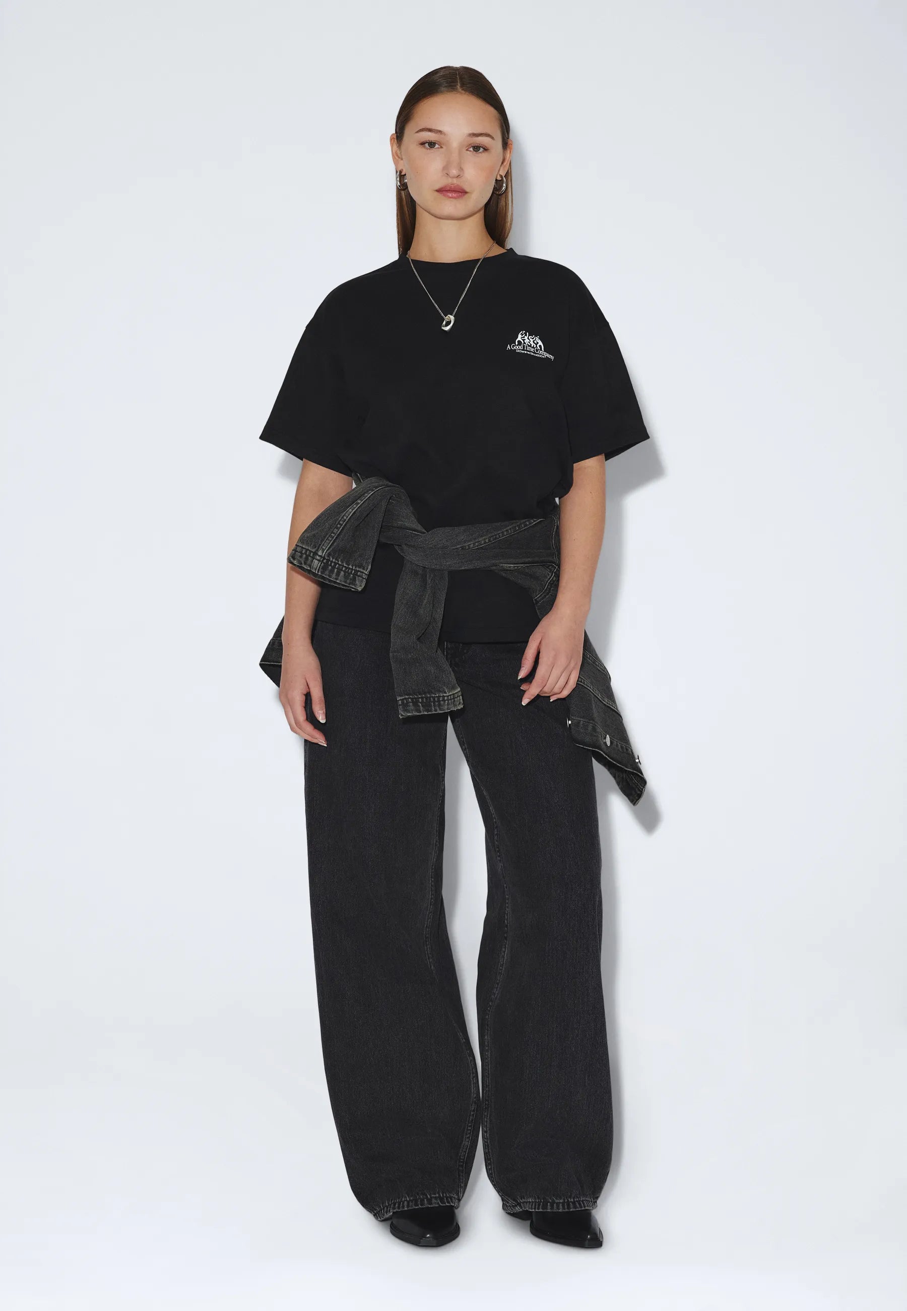 2411115BS6_DrDenim_TrooperTee_BlackTime_main_W1_3