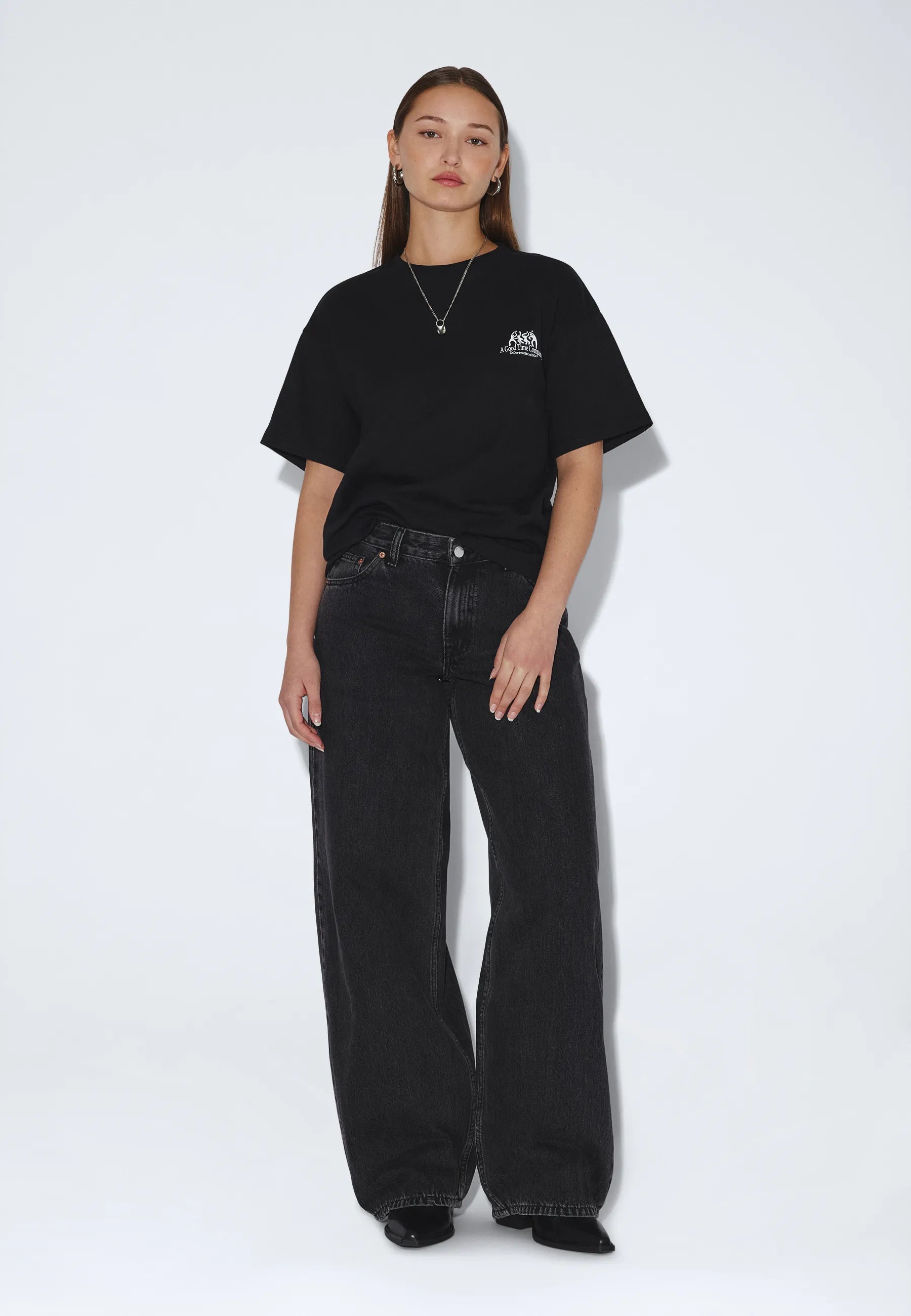 2411115BS6_DrDenim_TrooperTee_BlackTime_main_W1_4