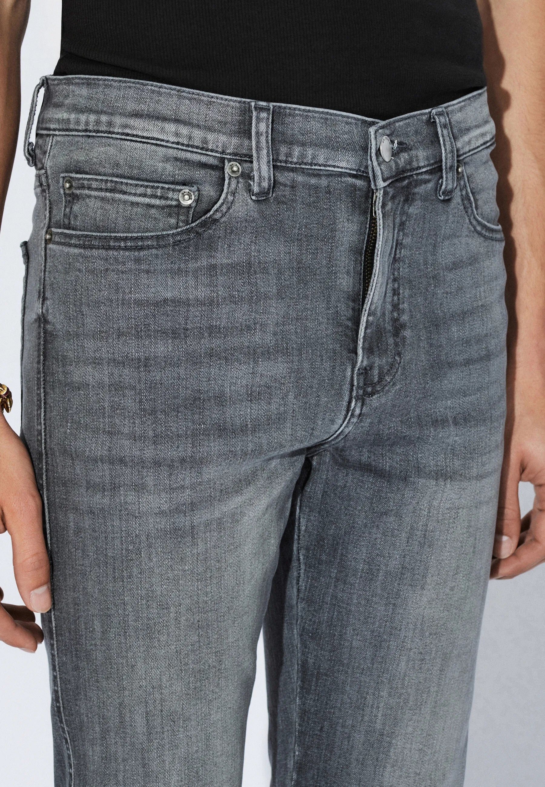 2430102BE7_DrDenim_SnapSkinny_SootMidGrey_Main_M5_1