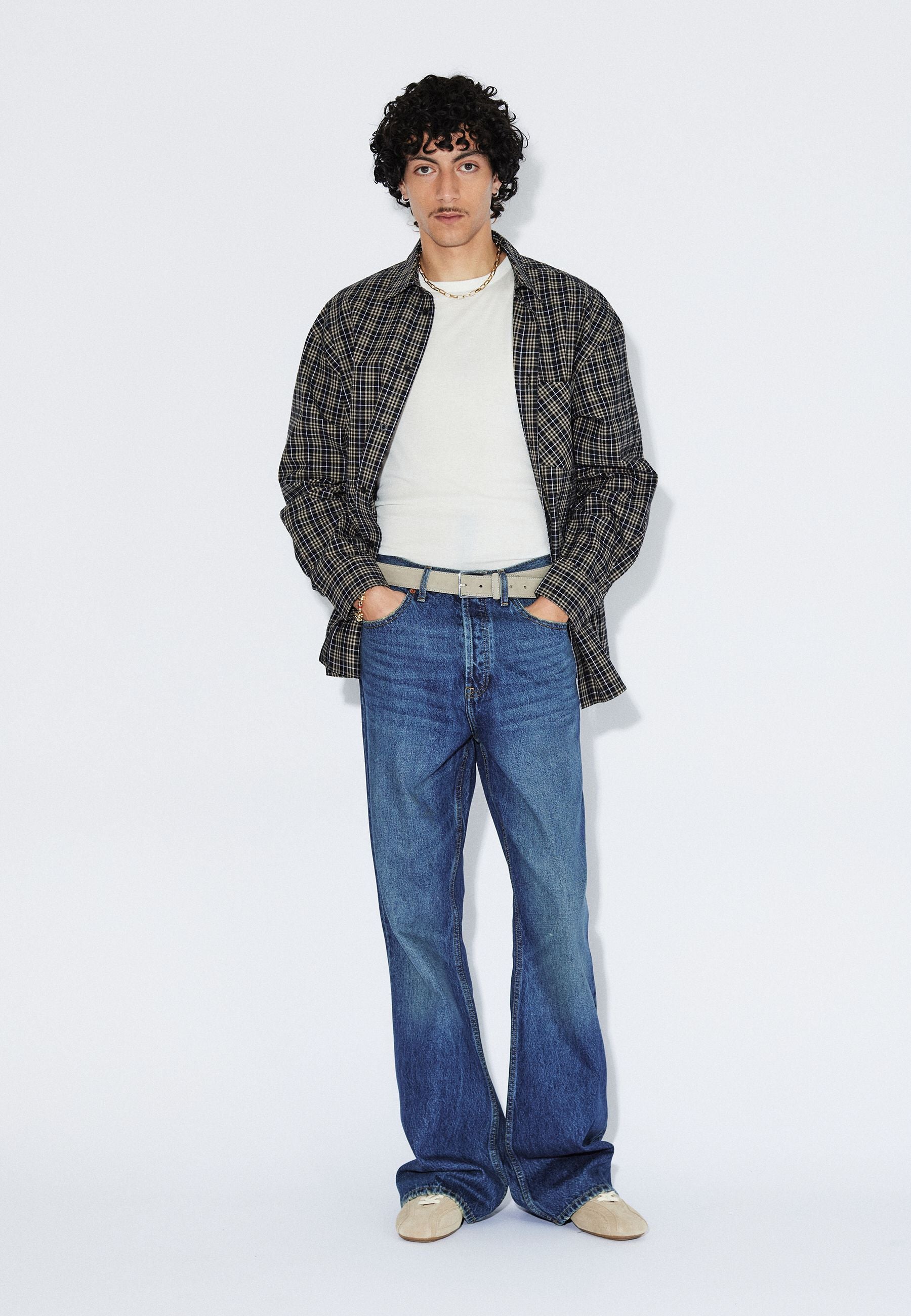 2430107L97_DrDenim_RiftWideBootcut_StreamDarkFadeVintage_Main_M1_2