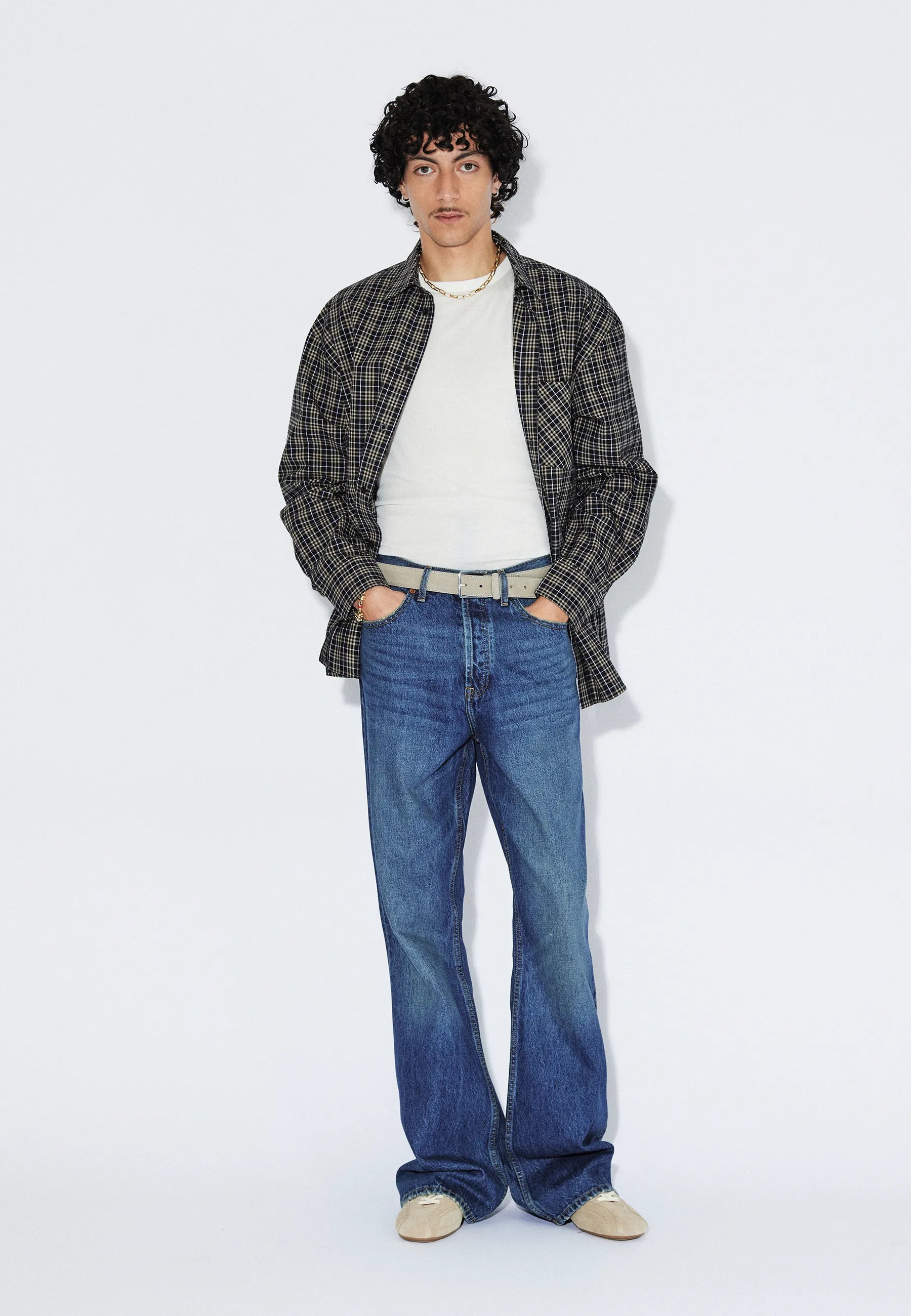 2430107L97_DrDenim_RiftWideBootcut_StreamDarkFadeVintage_Main_M1_2