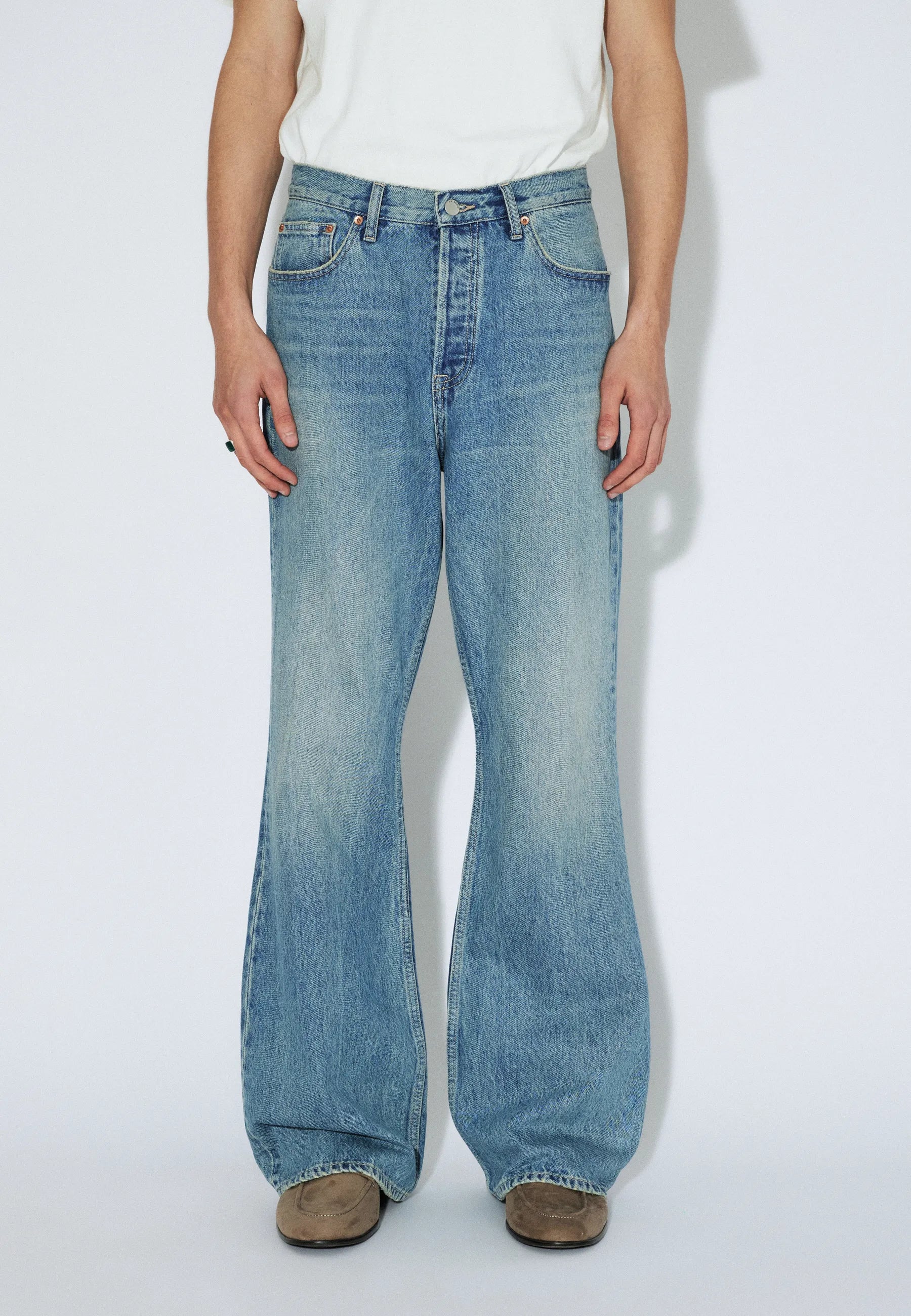 2430107M02_DrDenim_RiftWideBootcut_DriftSkyUsed_Main_M3_1