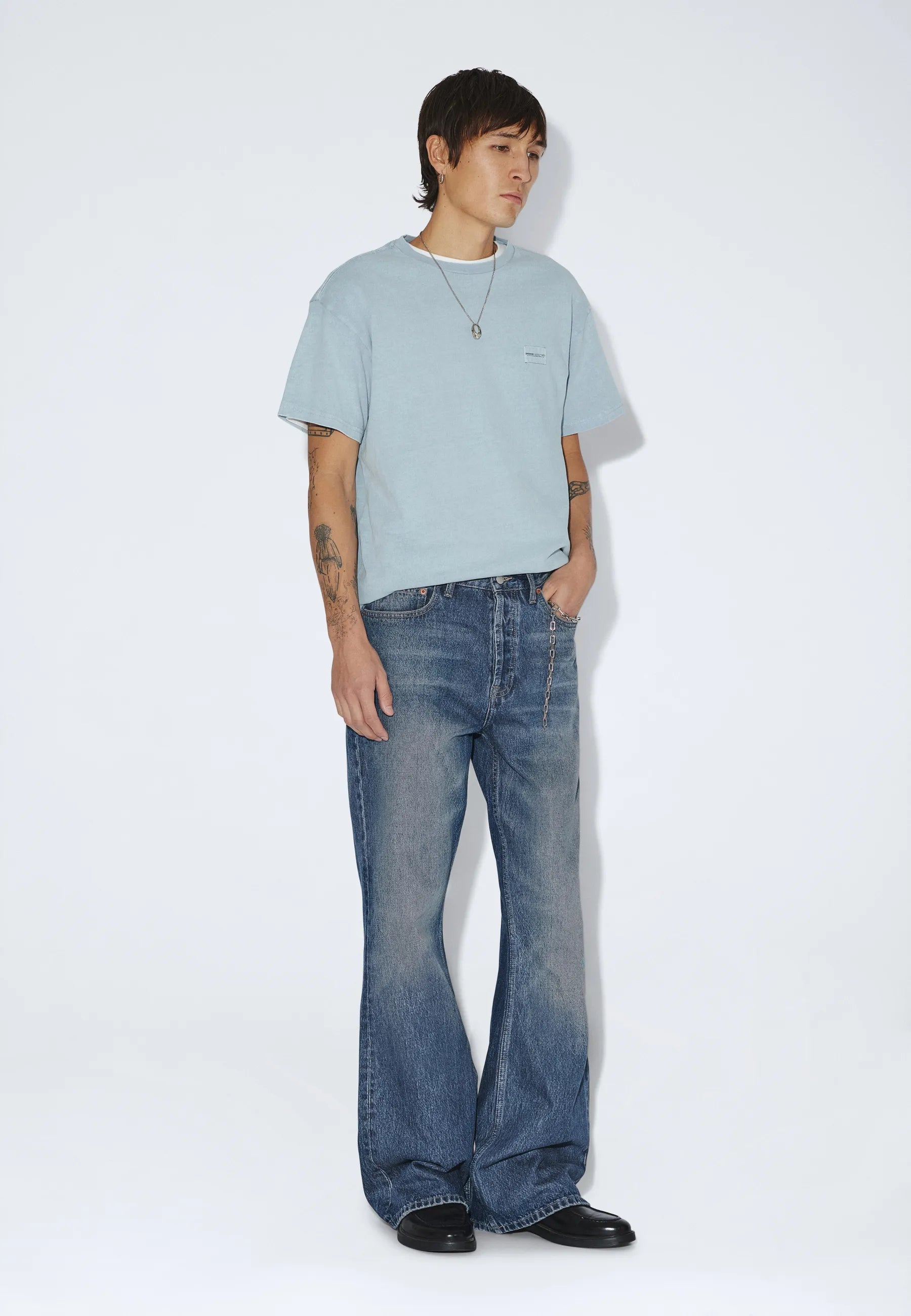 2430107M37_DrDenim_RiftWideBootcut_StreamMidFadeDirt_main_M1_2