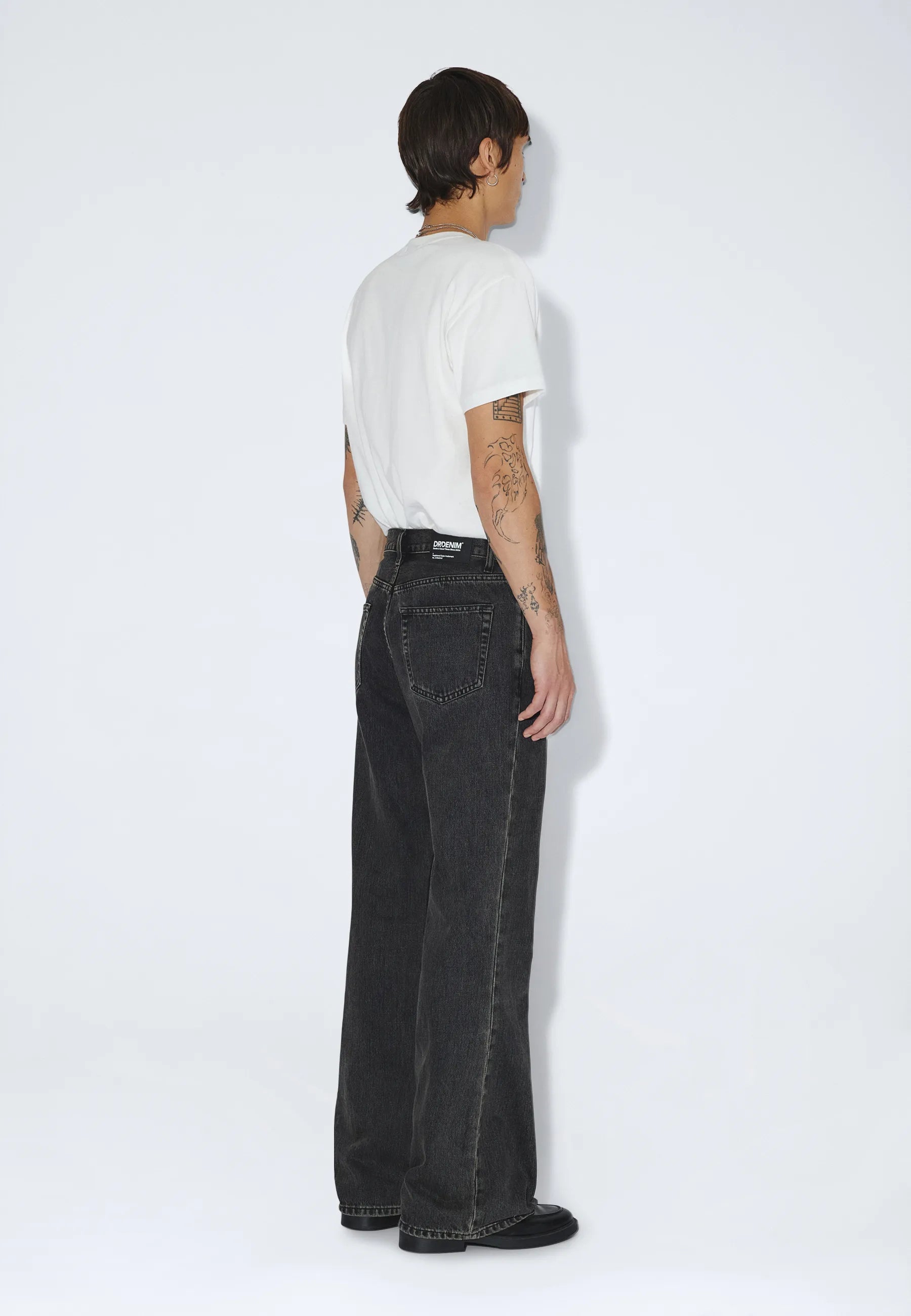 2430107V60_DrDenim_RiftWideBootcut_AgedBlack_main_M2_1