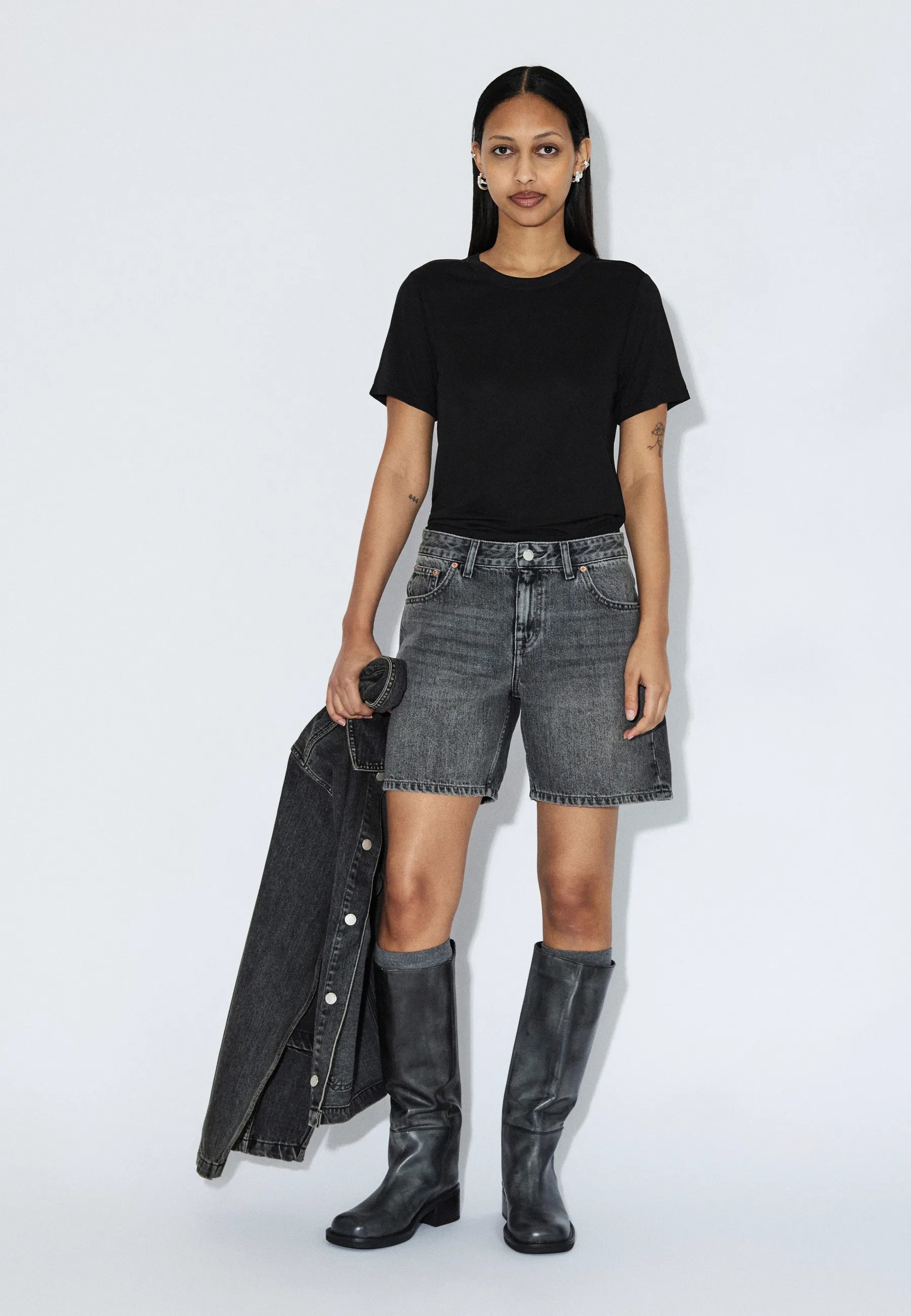 2430112184_DrDenim_HillShorts_MidGreyUsed_Main_W1_2